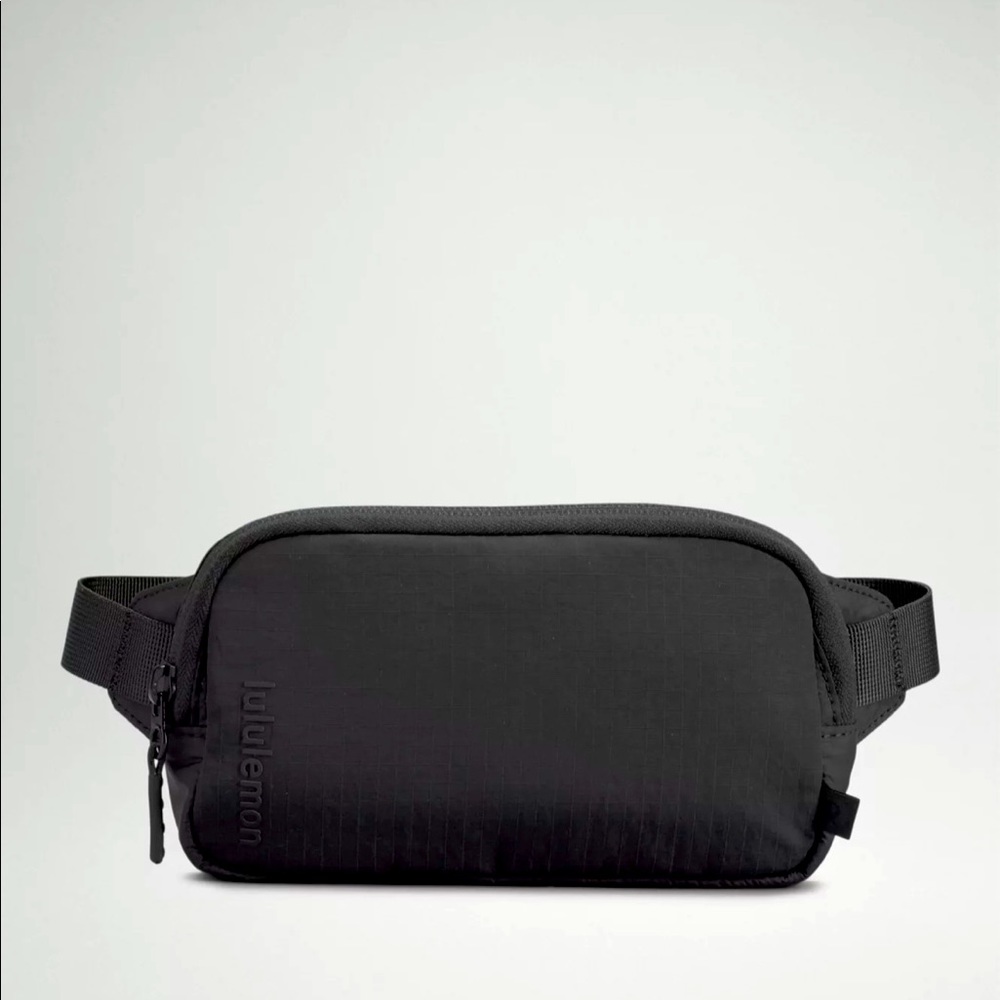 NWT Lululemon Mini Belt Bag